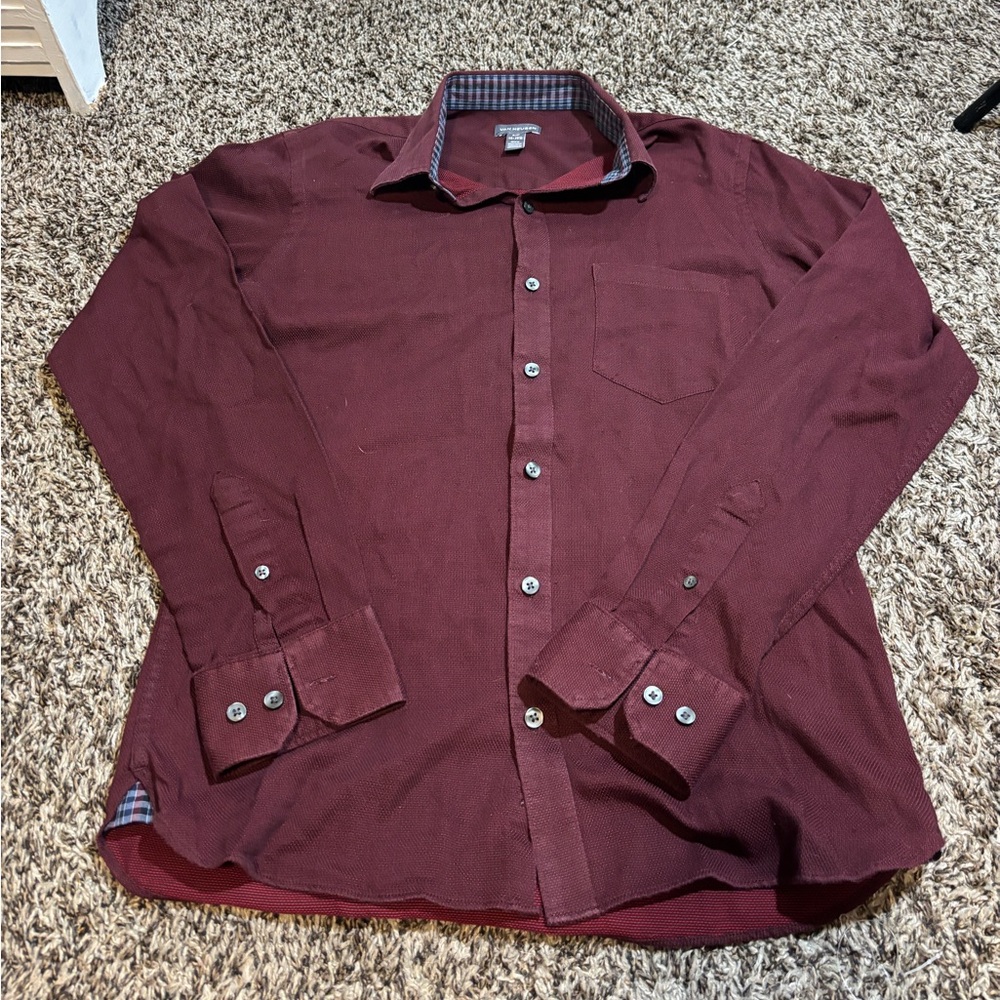 Van Heusen Men’s Long Sleeve Button-Up Shirt Burgundy Small 14-14.5